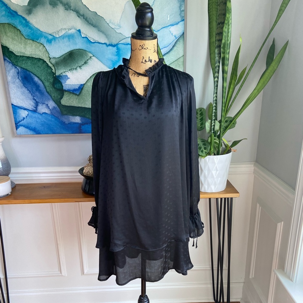 Black tunic top